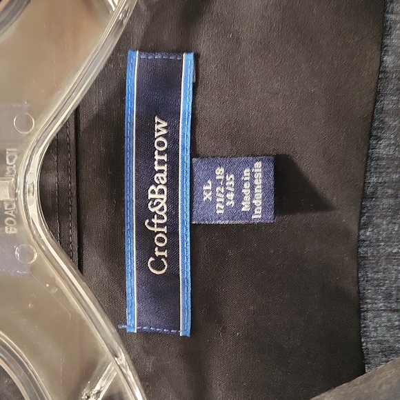 Like New Men's Black Croft&Barrow Button-down Dress Shirt (XL) - Picture 4 of 13